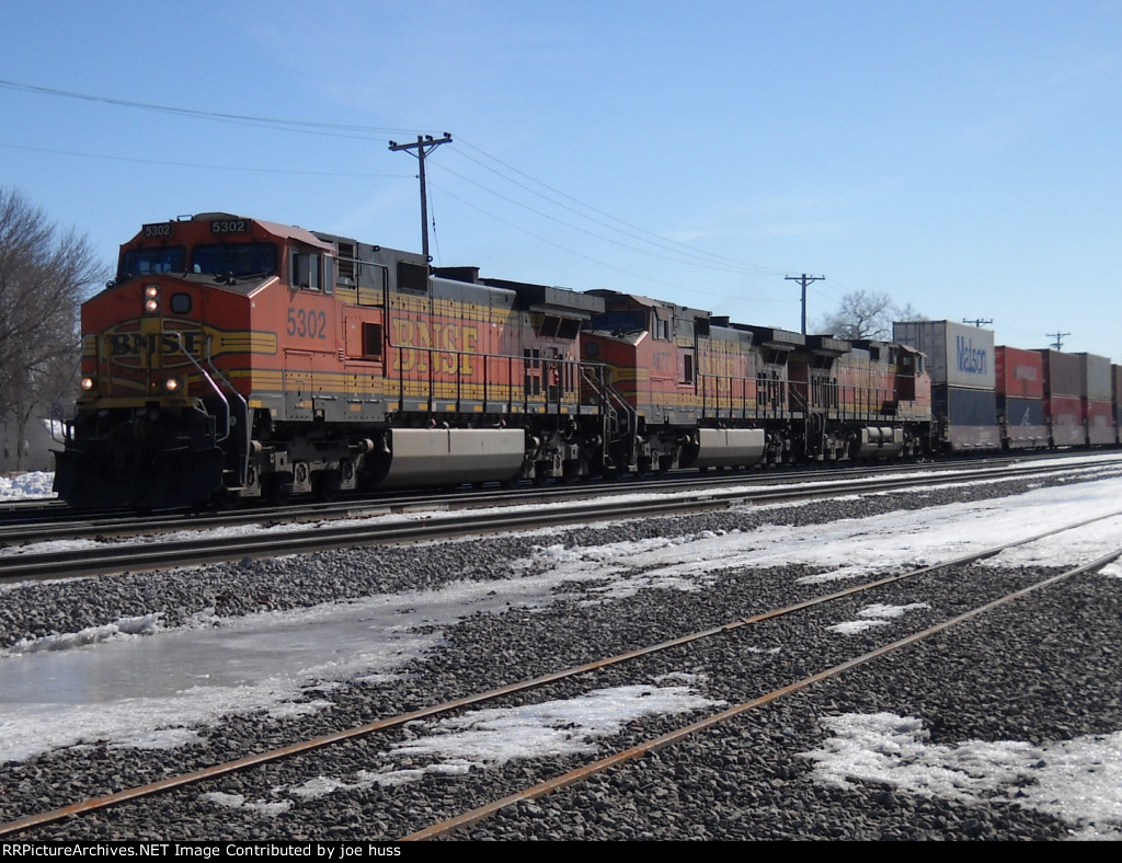 BNSF 5302 West